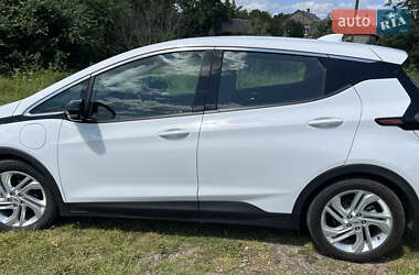 Хэтчбек Chevrolet Bolt EV 2022 в 