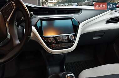 Хэтчбек Chevrolet Bolt EV 2020 в 