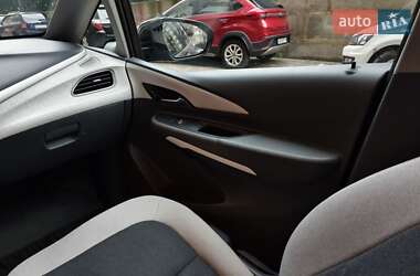 Хэтчбек Chevrolet Bolt EV 2020 в 
