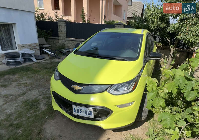 Хэтчбек Chevrolet Bolt EV 2016 в 