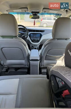 Хэтчбек Chevrolet Bolt EV 2019 в 