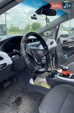 Хэтчбек Chevrolet Bolt EV 2017 в 
