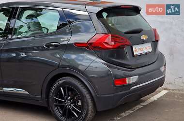 Хэтчбек Chevrolet Bolt EV 2018 в 