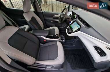 Хэтчбек Chevrolet Bolt EV 2018 в 