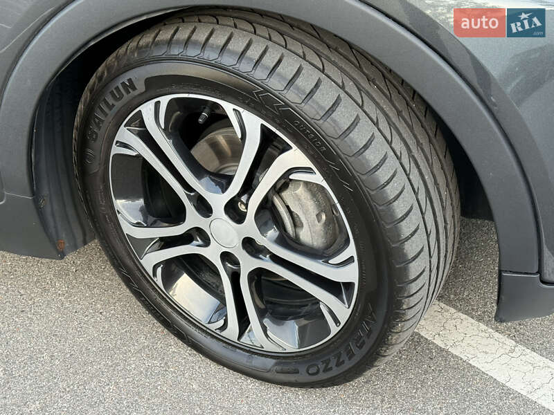 Хэтчбек Chevrolet Bolt EV 2019 в Киеве