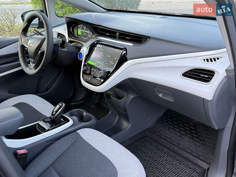 Хэтчбек Chevrolet Bolt EV 2019 в Киеве