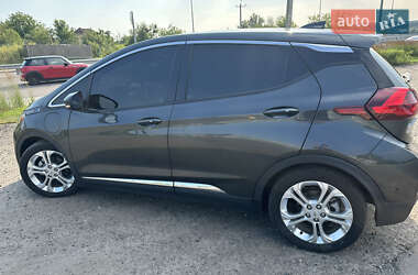 Хэтчбек Chevrolet Bolt EV 2018 в 
