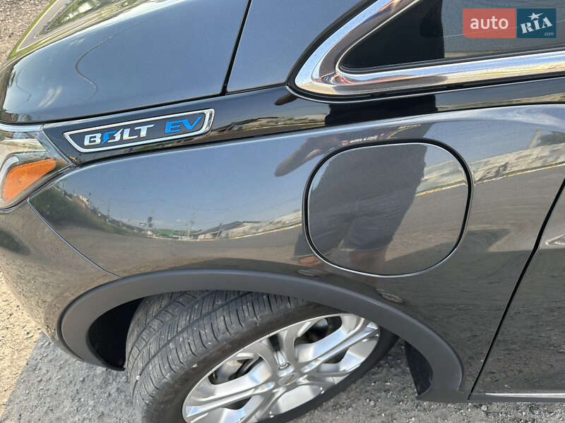 Хэтчбек Chevrolet Bolt EV 2018 в Киеве