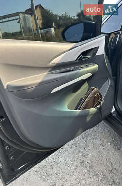 Хэтчбек Chevrolet Bolt EV 2018 в 