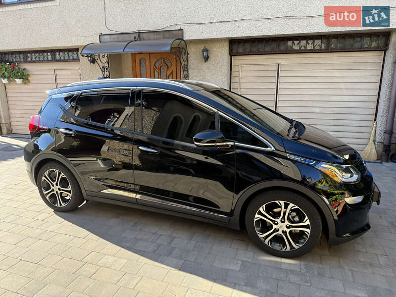 Хэтчбек Chevrolet Bolt EV 2019 в 