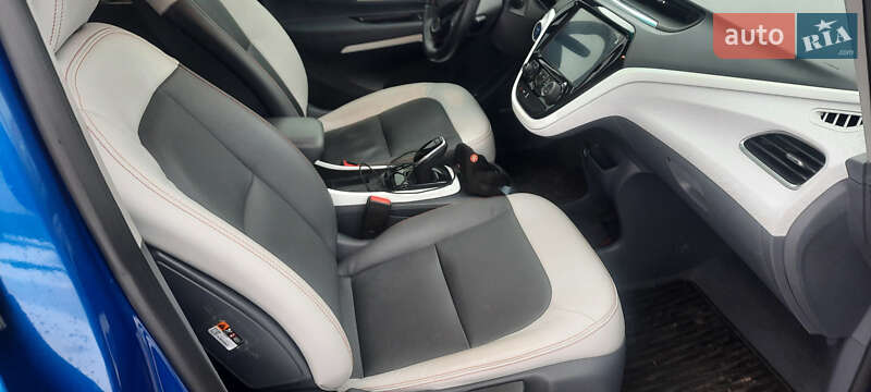 Хэтчбек Chevrolet Bolt EV 2020 в Киеве