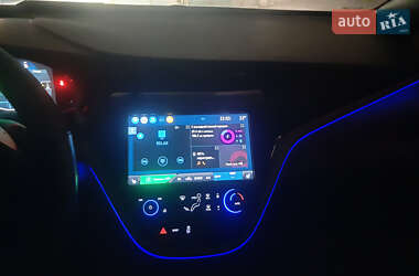 Хэтчбек Chevrolet Bolt EV 2020 в 