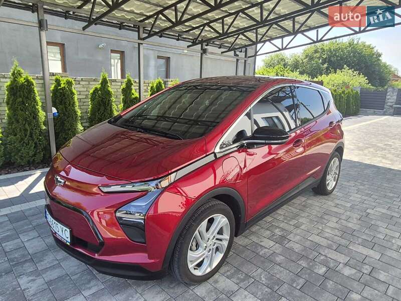 Хэтчбек Chevrolet Bolt EV 2023 в 