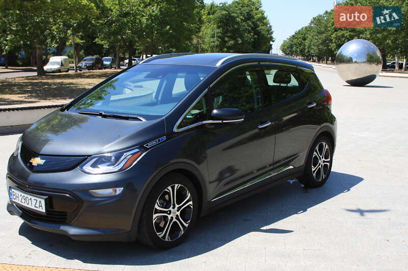 Хетчбек Chevrolet Bolt EV 2017 в Южному фото 3 Хетчбек Chevrolet Bolt EV 2017 в Южному