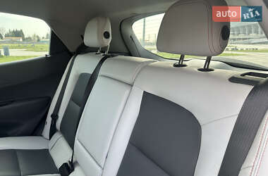 Хэтчбек Chevrolet Bolt EV 2020 в 