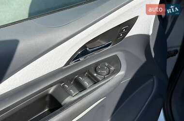 Хэтчбек Chevrolet Bolt EV 2017 в 