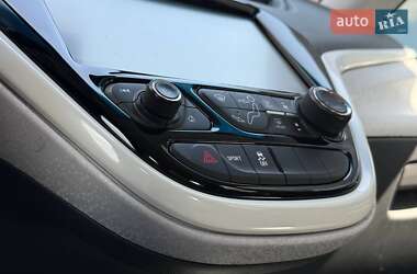 Хэтчбек Chevrolet Bolt EV 2017 в 