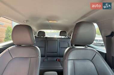 Хэтчбек Chevrolet Bolt EV 2017 в 