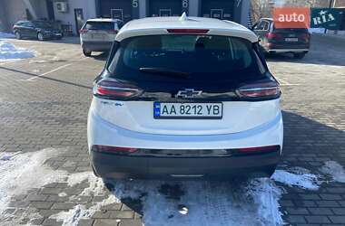 Хэтчбек Chevrolet Bolt EV 2022 в 