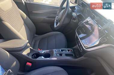 Хэтчбек Chevrolet Bolt EV 2022 в 