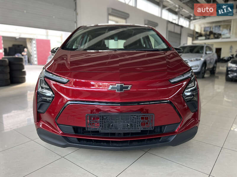 Хэтчбек Chevrolet Bolt EV 2022 в 