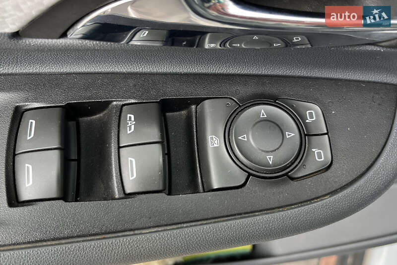 Хэтчбек Chevrolet Bolt EV 2017 в Стрые