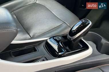 Хэтчбек Chevrolet Bolt EV 2020 в 