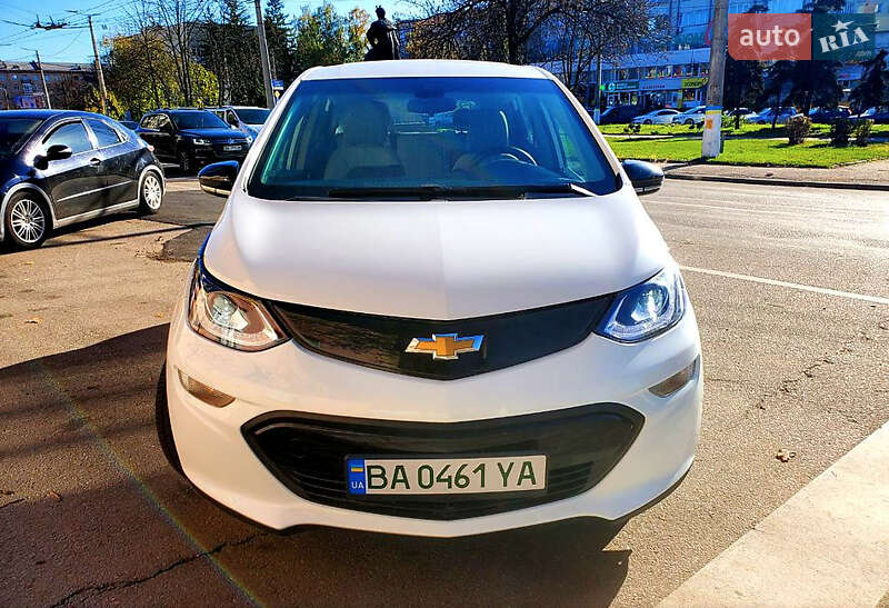 Хетчбек Chevrolet Bolt EV 2016 в Києві фото 2 Хетчбек Chevrolet Bolt EV 2016 в Києві