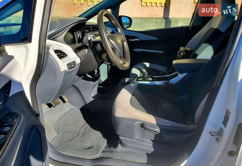 Хетчбек Chevrolet Bolt EV 2016 в Києві фото 10 Хетчбек Chevrolet Bolt EV 2016 в Києві