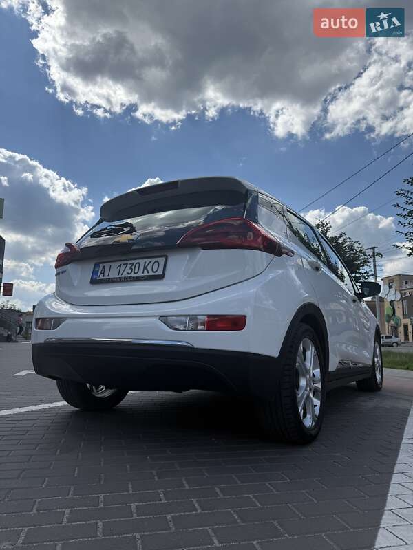 Хэтчбек Chevrolet Bolt EV 2016 в 