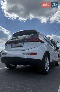 Хэтчбек Chevrolet Bolt EV 2016 в 