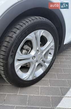 Хэтчбек Chevrolet Bolt EV 2016 в 