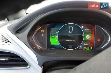 Хэтчбек Chevrolet Bolt EV 2019 в 