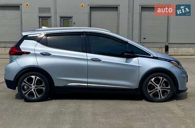 Хэтчбек Chevrolet Bolt EV 2017 в 