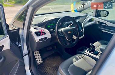Хэтчбек Chevrolet Bolt EV 2017 в 