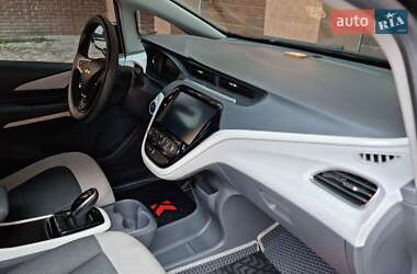 Хэтчбек Chevrolet Bolt EV 2017 в 