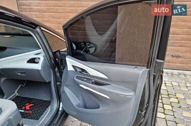 Хэтчбек Chevrolet Bolt EV 2017 в 