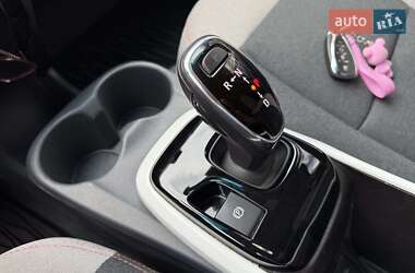 Хэтчбек Chevrolet Bolt EV 2019 в 