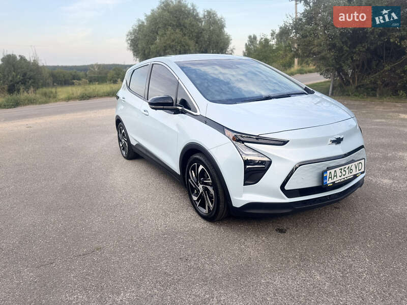 Хэтчбек Chevrolet Bolt EV 2023 в 