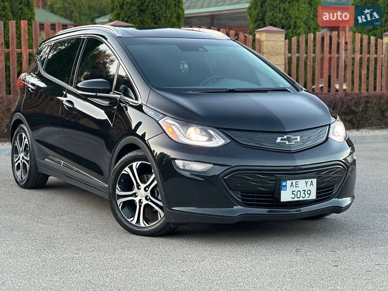 Хэтчбек Chevrolet Bolt EV 2020 в 