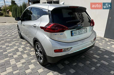Хэтчбек Chevrolet Bolt EV 2017 в 