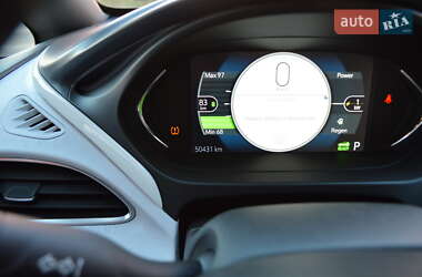 Хэтчбек Chevrolet Bolt EV 2017 в 