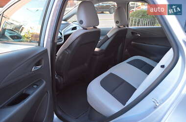 Хэтчбек Chevrolet Bolt EV 2017 в 