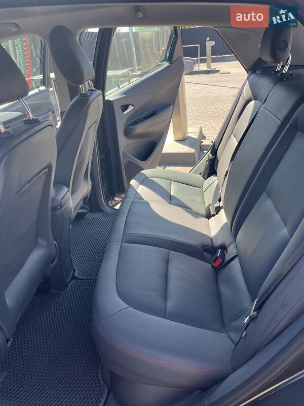 Хэтчбек Chevrolet Bolt EV 2017 в Киеве