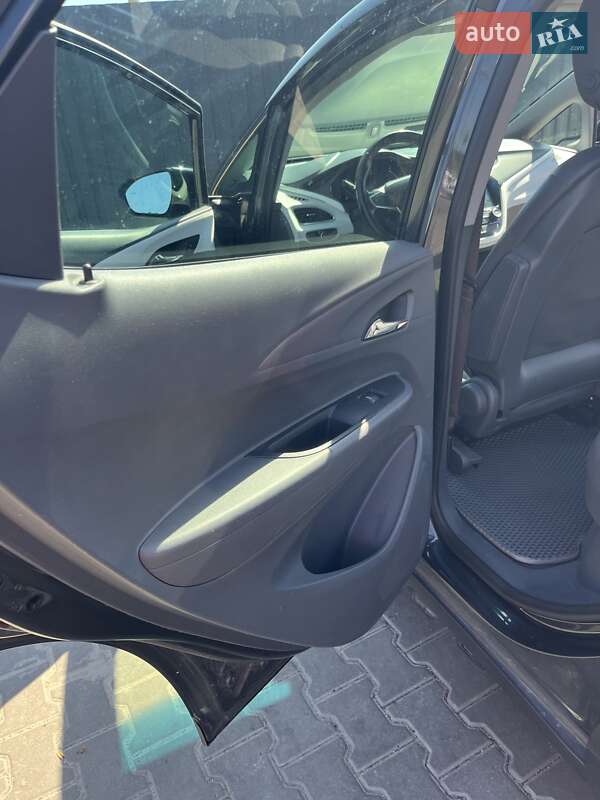 Хэтчбек Chevrolet Bolt EV 2017 в Киеве