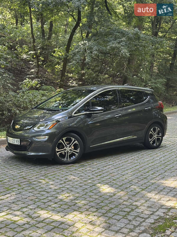 Хэтчбек Chevrolet Bolt EV 2016 в Кропивницком
