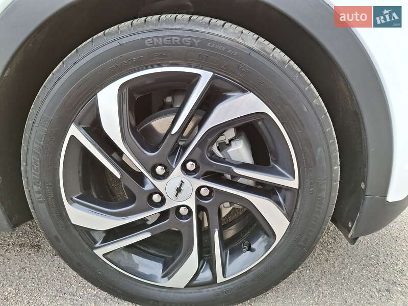Хэтчбек Chevrolet Bolt EV 2023 в Кропивницком