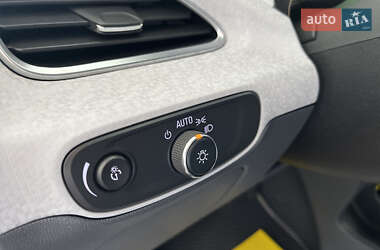 Хетчбек Chevrolet Bolt EV 2021 в 