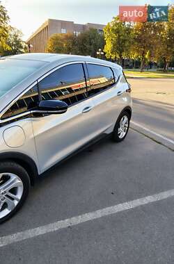 Хэтчбек Chevrolet Bolt EV 2023 в 