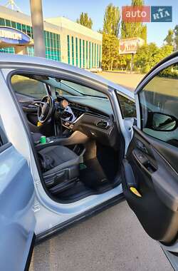 Хэтчбек Chevrolet Bolt EV 2023 в 